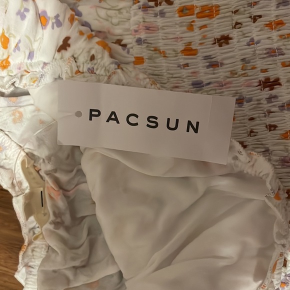 NWT pac sun fun floral crop top! - Picture 3 of 4